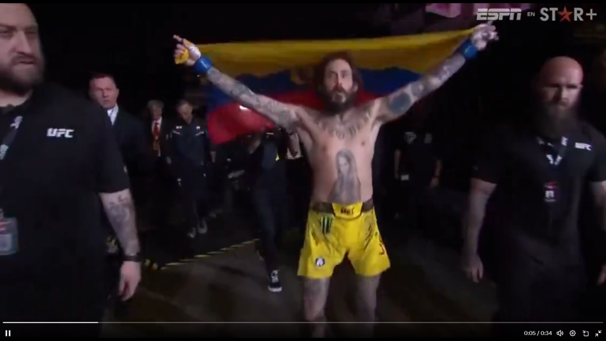 Chito Vera hizo su entrada al octágono con canción de rapero estadounidense.