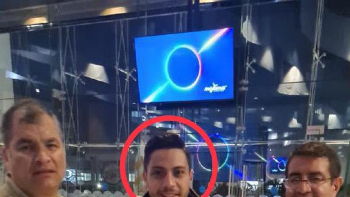 Personaje. El entonces Fernando Villavicencio sacó del anonimato a Juan Pablo Jaramillo Dávila, proveedor de insumos médicos.