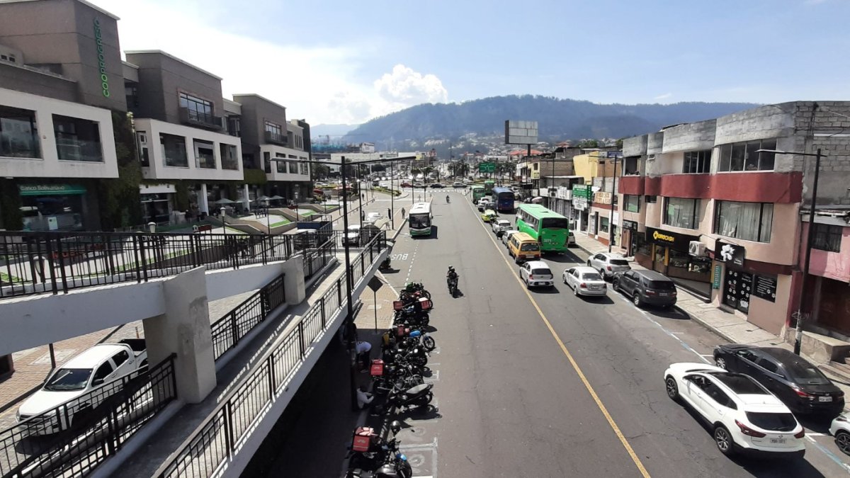 Referencia. La calle Francisco de Orellana se ha consolidado como un punto donde se encuentran decenas de negocios.