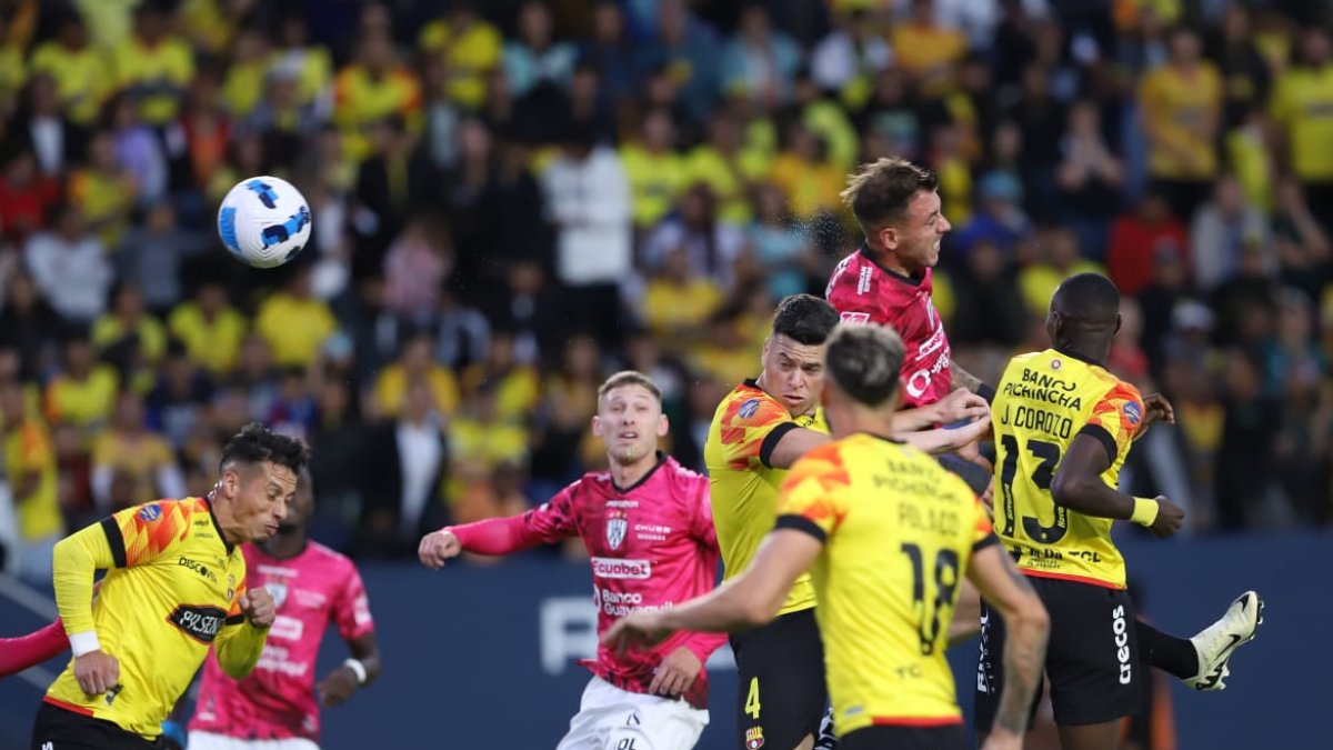 Barcelona recibe 3 goles de Independiente del Valle en las 3 únicas oportunidades que tuvo