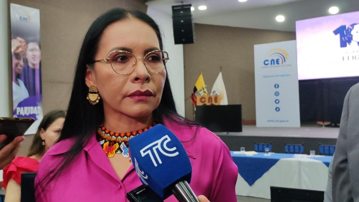 Diana Atamaint, presidenta del CNE