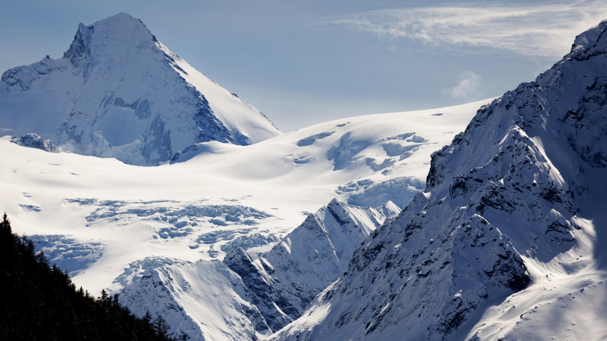 La montaña Tete Blanche donde fueron encontrados los cinco cuerpos.
