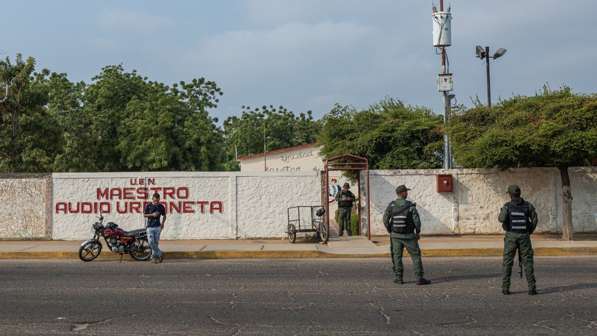 Fotografía del 9 de marzo del 2024 donde se observan las instalaciones de escuelas ubicadas en el Municipio La Cañada de Urdaneta, en Maracaibo (Venezuela).