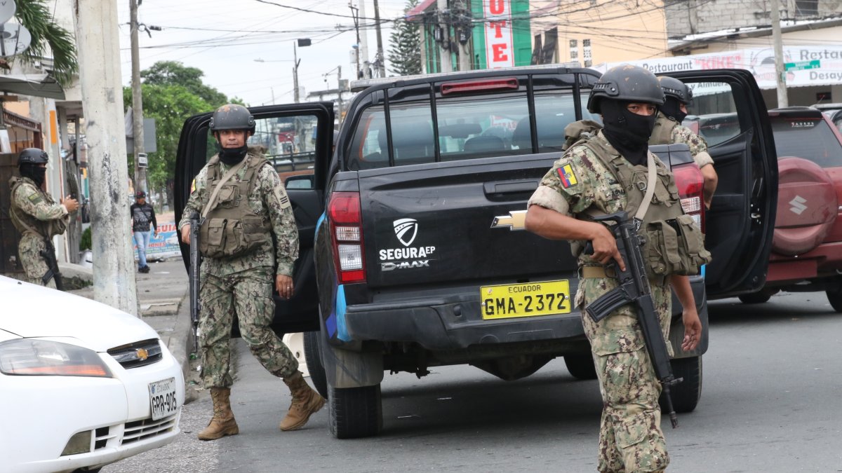 Control. La presencia de militares da tranquilidad pero es escasa, alegan las familias guayaquileñas.