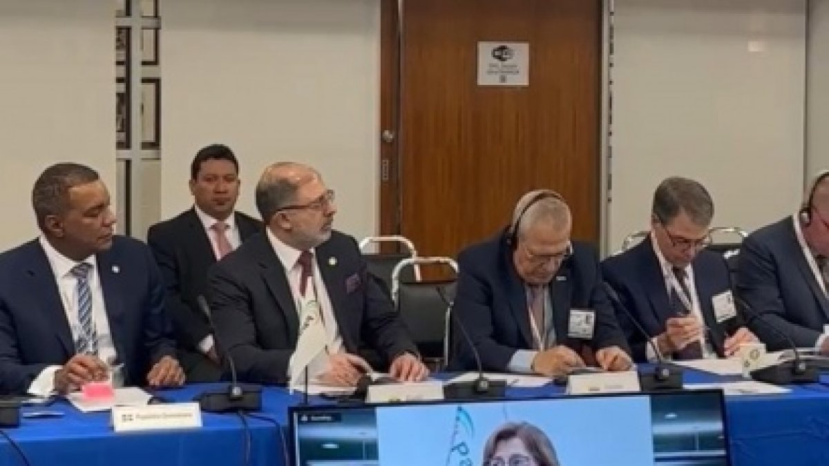 Kronfle asiste a la Cumbre del ParlAmericas en Washington, Estados Unidos.