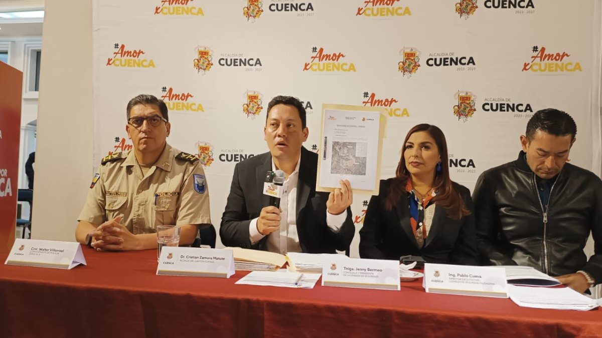 Cristian Zamora, alcalde de Cuenca, informó sobre la autorización por parte del Gobierno Nacional para la construcción de los retenes.