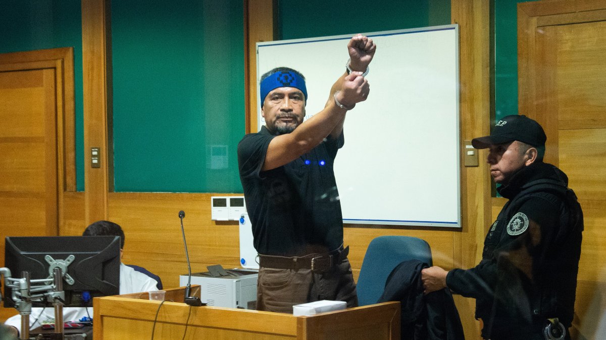 Héctor Llaitul, líder radical mapuche en prisión preventiva desde agosto de 2023 por incitación, apología a la violencia, hurto simple, atentado contra la autoridad.