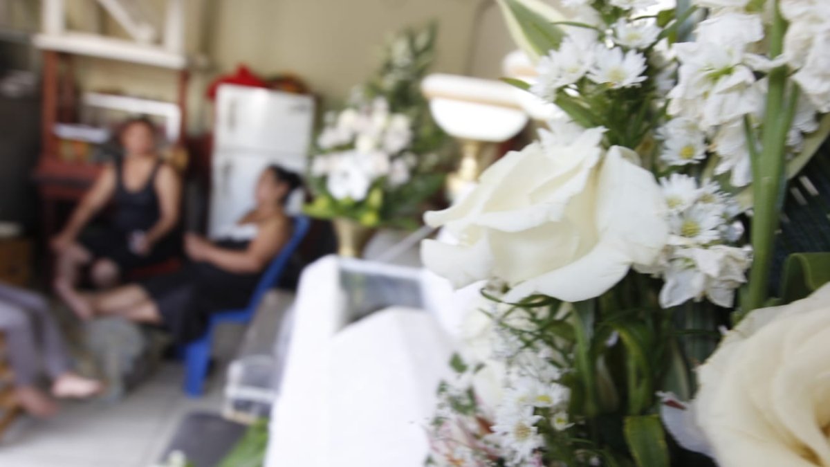 El hecho ocurrió en el exterior de una tienda. El velorio de la menor continúa hasta este jueves.