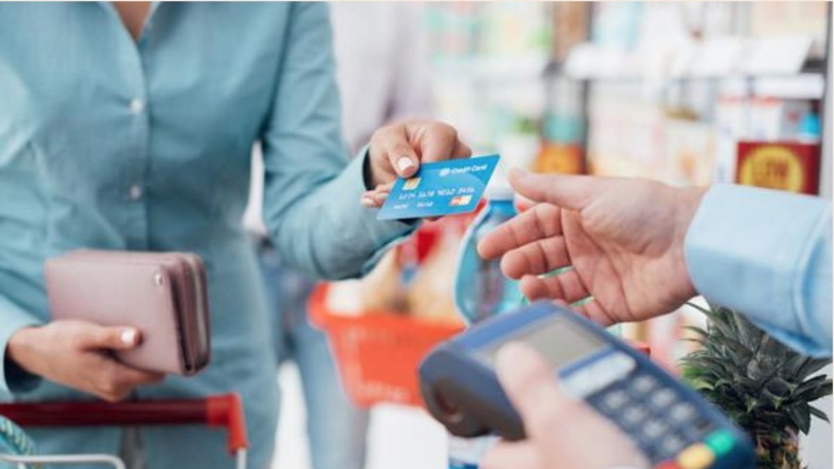 En el caso del uso de tarjetas, los pagos del ISD empiezan a contabilizarse a partir del consumo de bienes o servicios superiores a $ 5.017 anual.