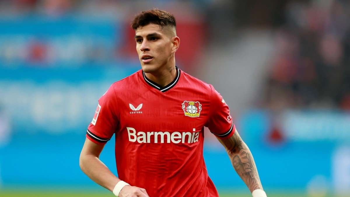 El defensa ecuatoriano Piero Hincapié se alista para los octavos de final con Leverkusen.