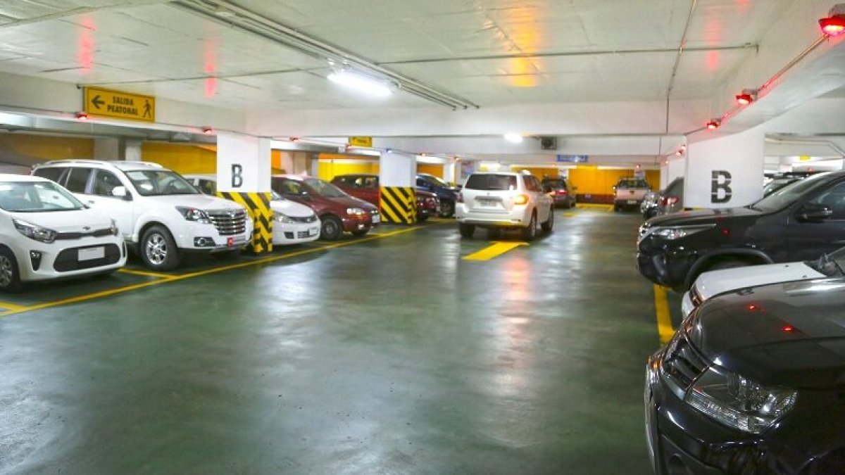 Existen alrededor de 2.000 plazas para vehículos livianos: autos y motocicletas.