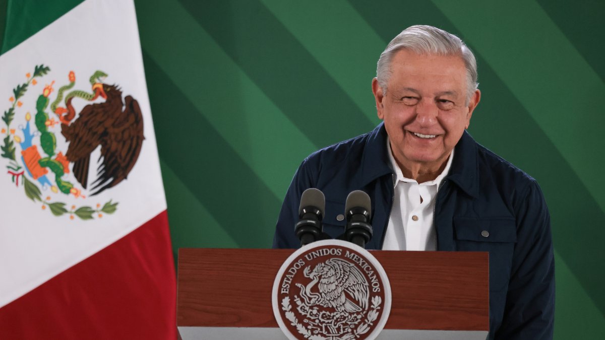 El presidente de México, Andrés Manuel López Obrador, en un diálogo con medios.