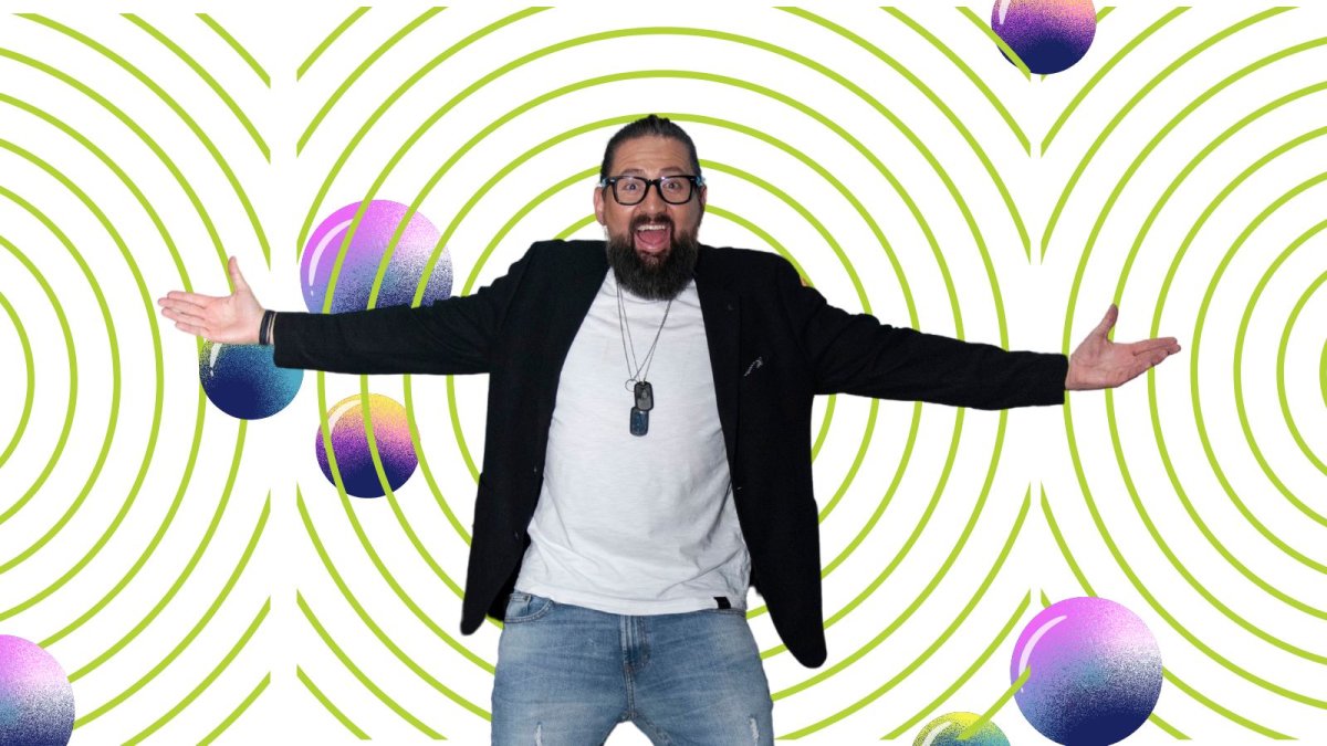 Jalál DuBois tiene 45 años.