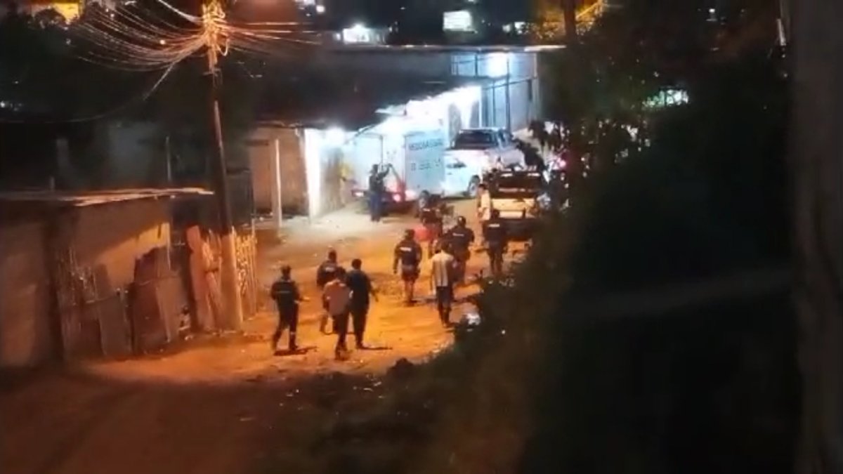 Los Policías recogían el cadáver cuando ocurrió el ataque.