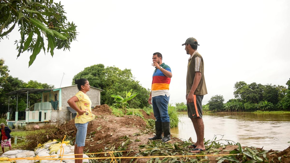 Alcalde Vinces advierte de riesgos de inundación en algunas zonas de su cantón.