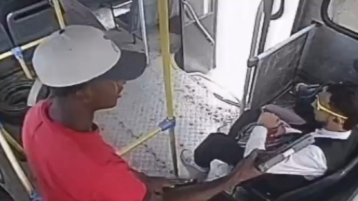 Hecho. La Policía indicó que el sujeto había sido captado en cámaras.