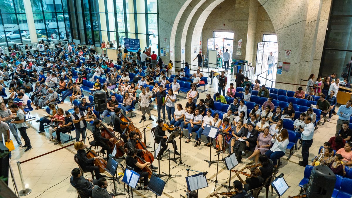 Evento. La Orquesta Sinfónica de Guayaquil inició el tour tiempo de Mujer.