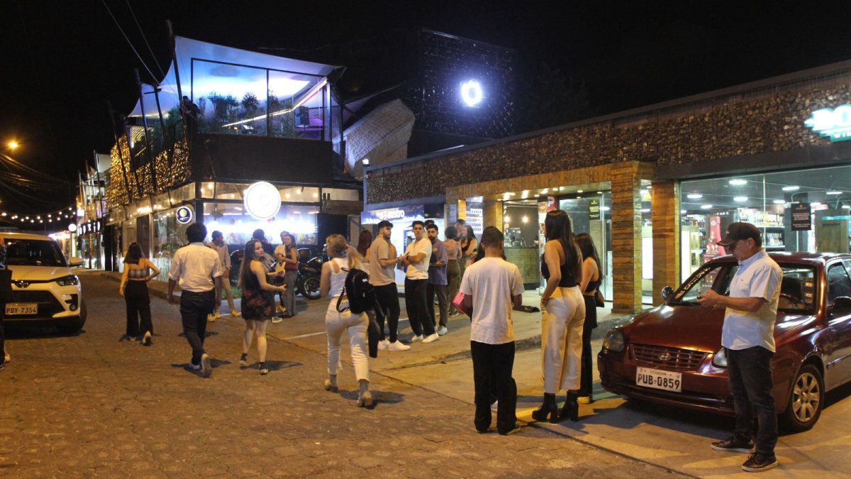 Avenida Francisco de Orellana, una de las más populares de Cumbayá.