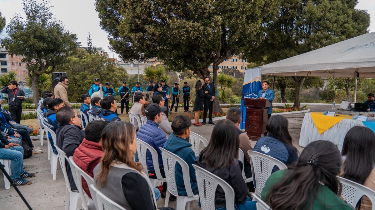 Ciudad. Durante el evento de firma del convenio entre las tres instituciones que buscan descontaminar el río Cutuchi.
