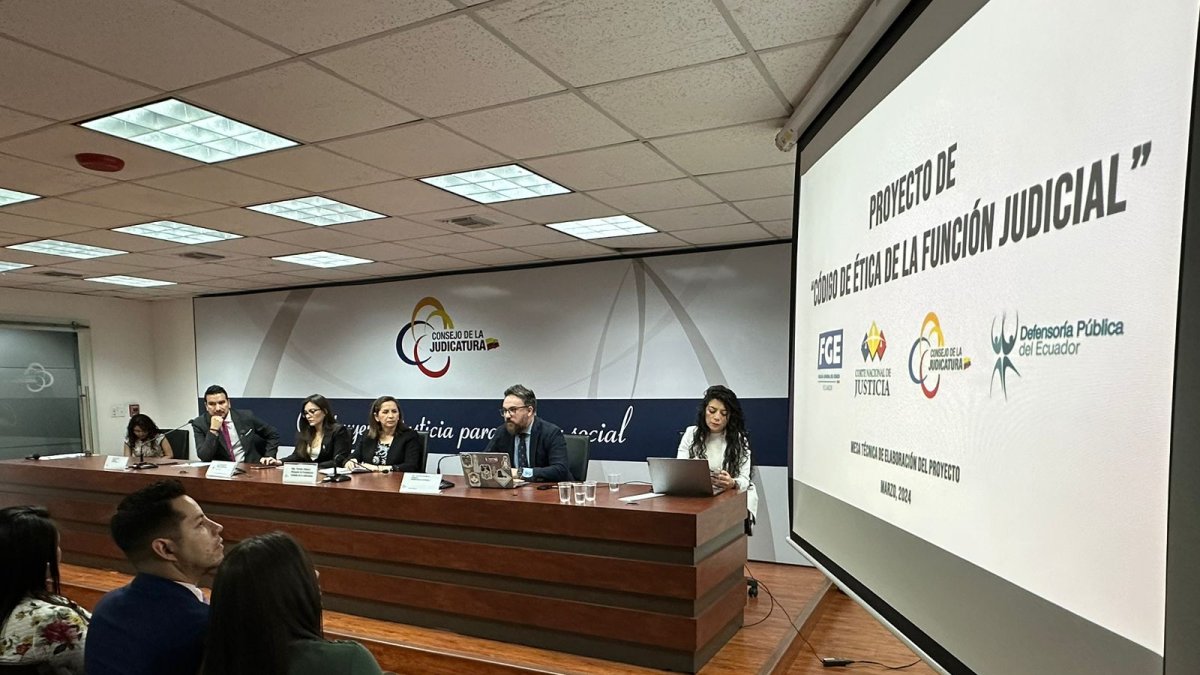 La academia y la sociedad civil son parte de la elaboración del proyecto de código de ética.