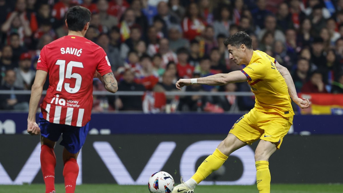Lewandowski marcó un gol y aportó con dos asistencias en la goleada 3-0 del Barca sobre Atlético.