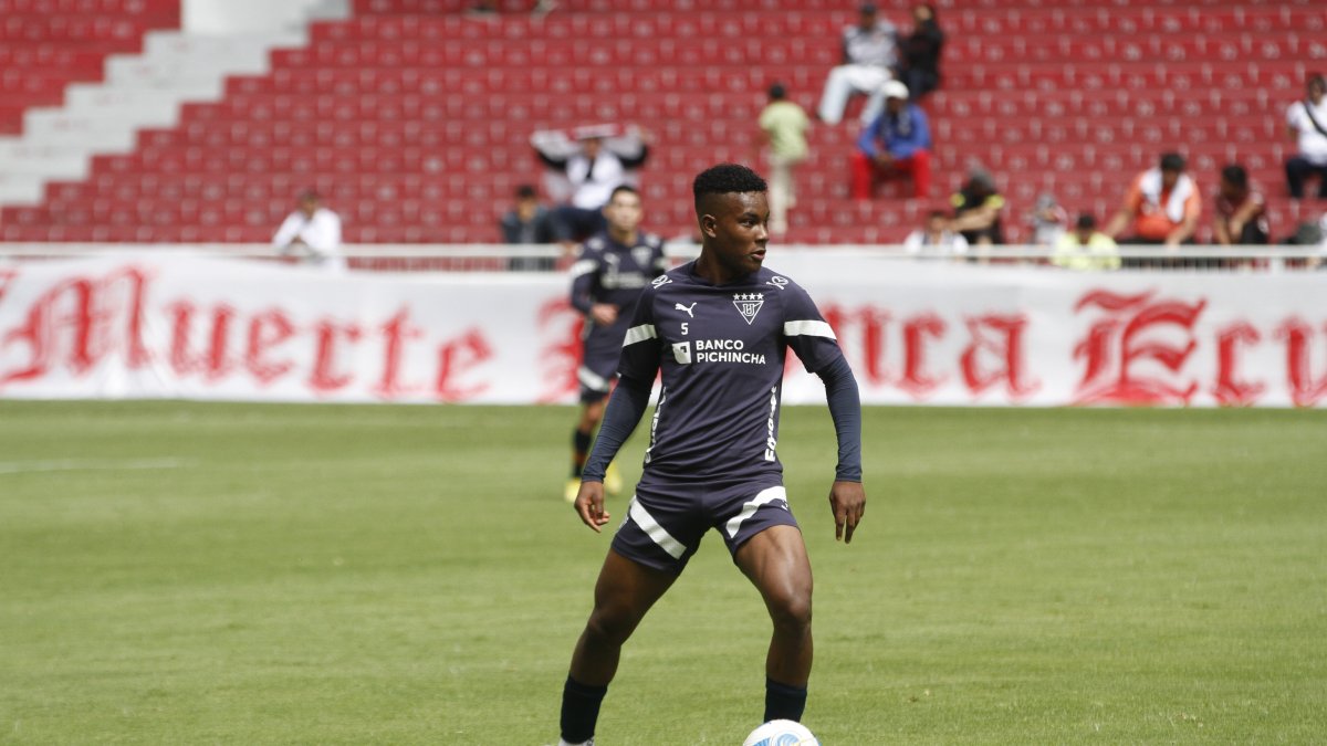 Óscar Zambrano, de 19 años, se había consolidado esta temporada como titular en el medio campo de Liga de Quito.