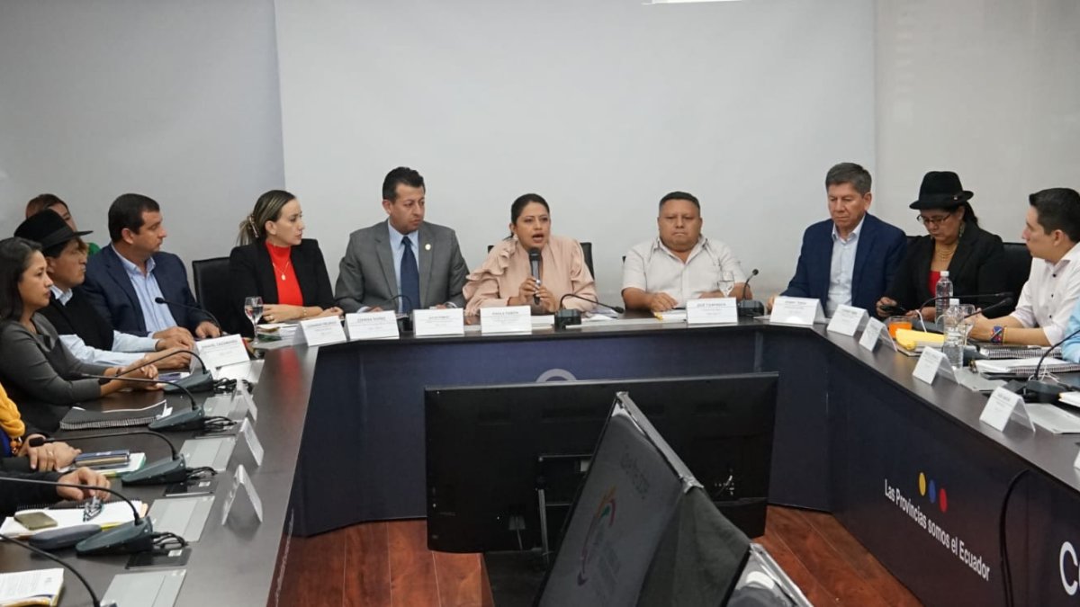 16 prefectos y tres viceprefectos asistieron a la reunión en la Asamblea.