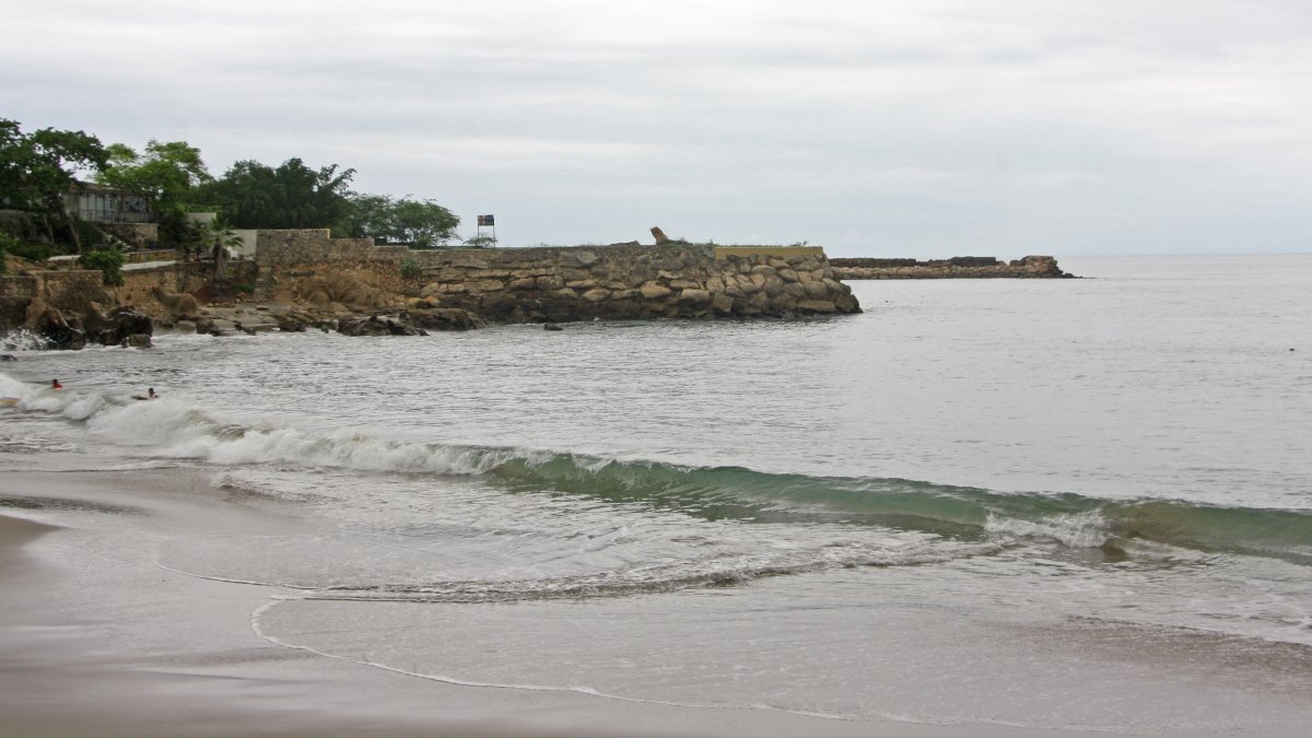 Control. El espacio en el que se levanta el muro que se muestra en la imagen es el que, a decir de la ciudadanía, vendió el Cabildo en administraciones pasadas..