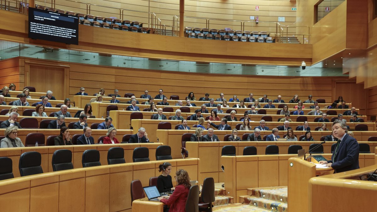 Legisladores de Hong Kong votan el proyecto de Ley de Salvaguarda de la Seguridad Nacional, conocido como Artículo 23 de la Ley Fundamental, en el Legislativo celebrado este 19 de marzo de 2024.