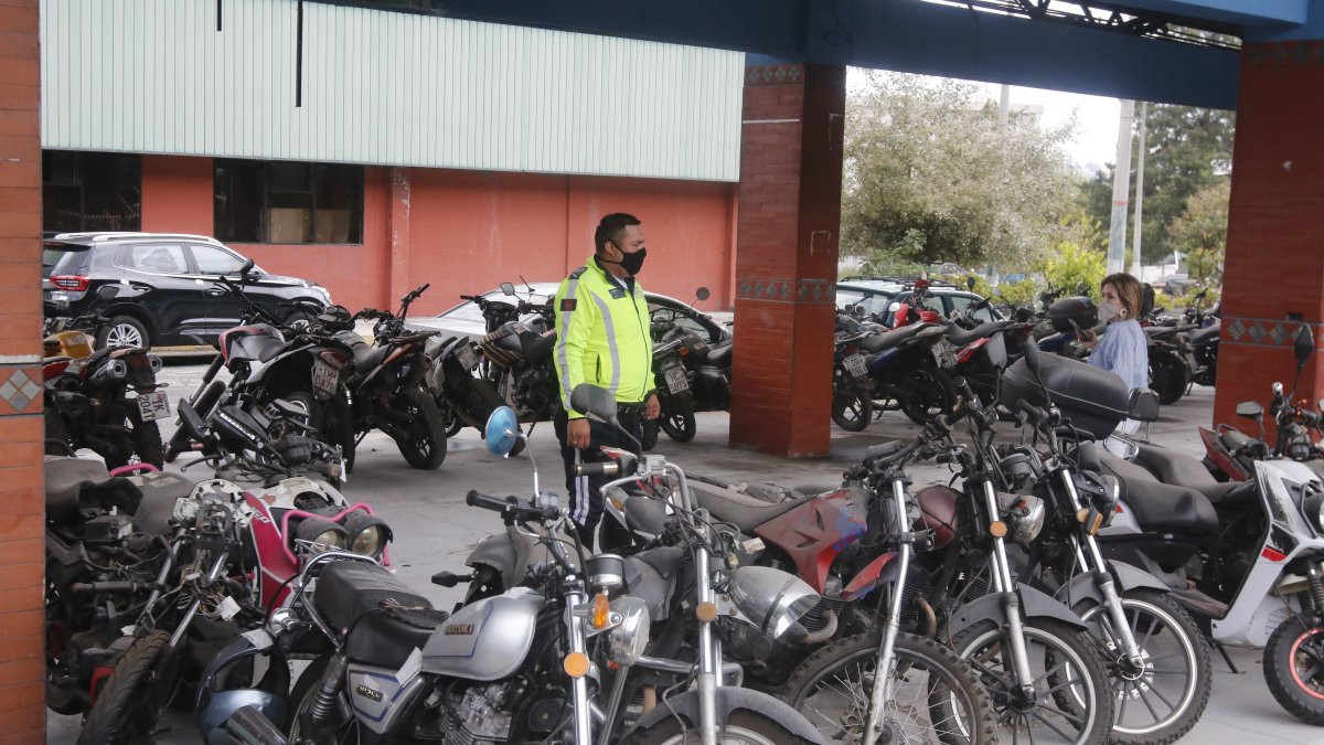 Escena.  La ATM declaró que 8.832 vehículos se encuentra en abandono en los centros de retención vehicular.