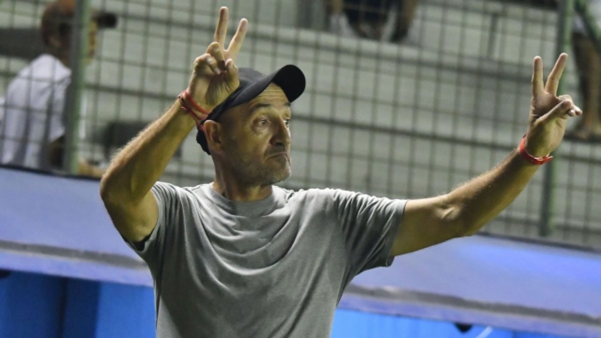 Guillermo Duró dirigió al Delfín de Manta en la temporada 2024.