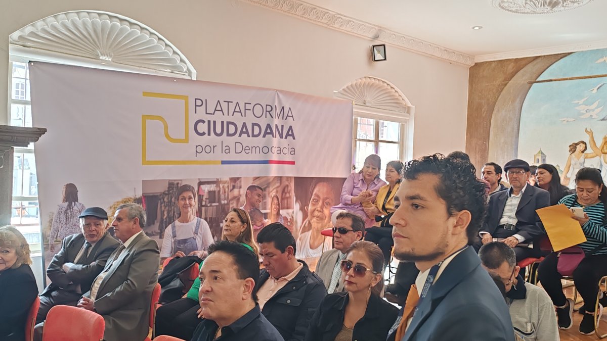 La suscripción se realizó con la Federación Nacional de Artesanos de Ecuador.