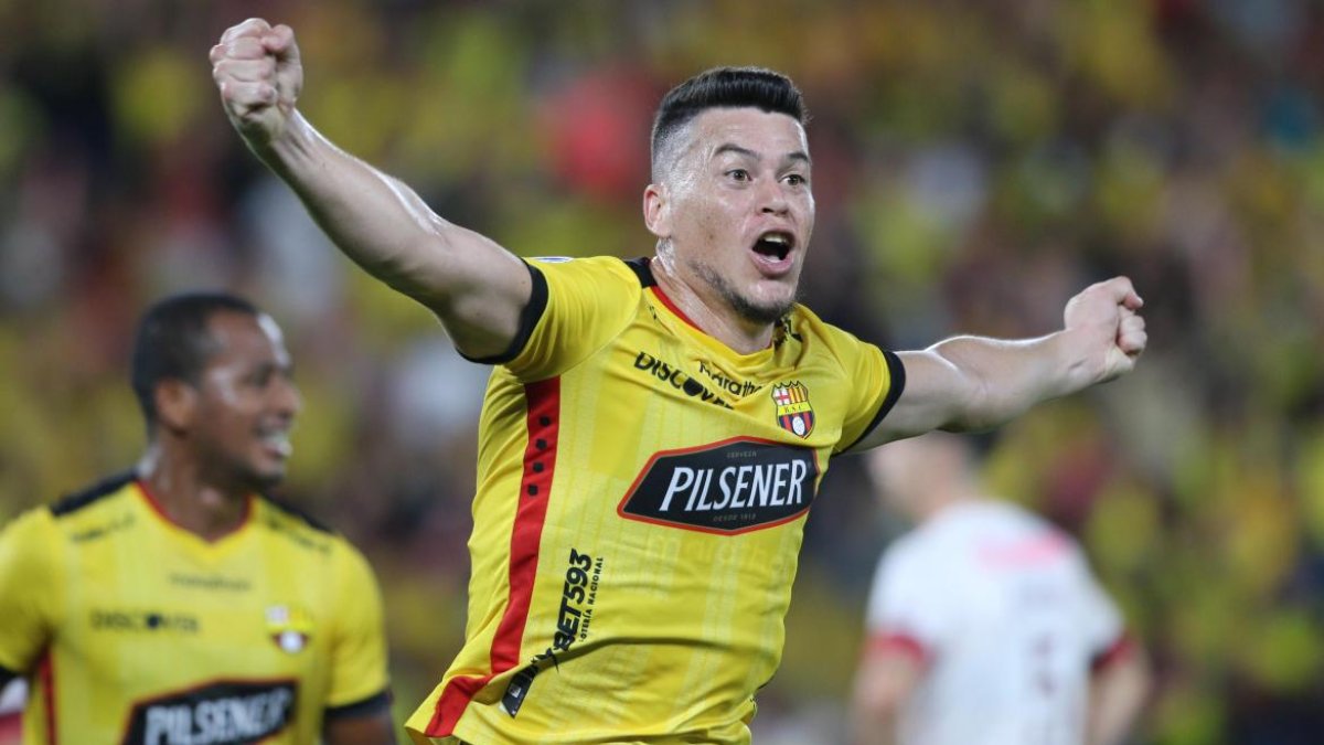 El defensor Carlos Rodríguez finalmente se queda en Barcelona hasta el final de la temporada