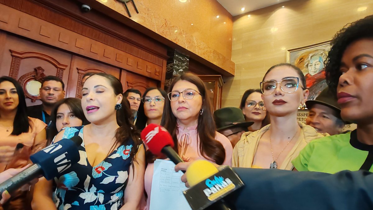 Las legisladoras del correísmo dicen que es insuficiente la destitución de Murillo.