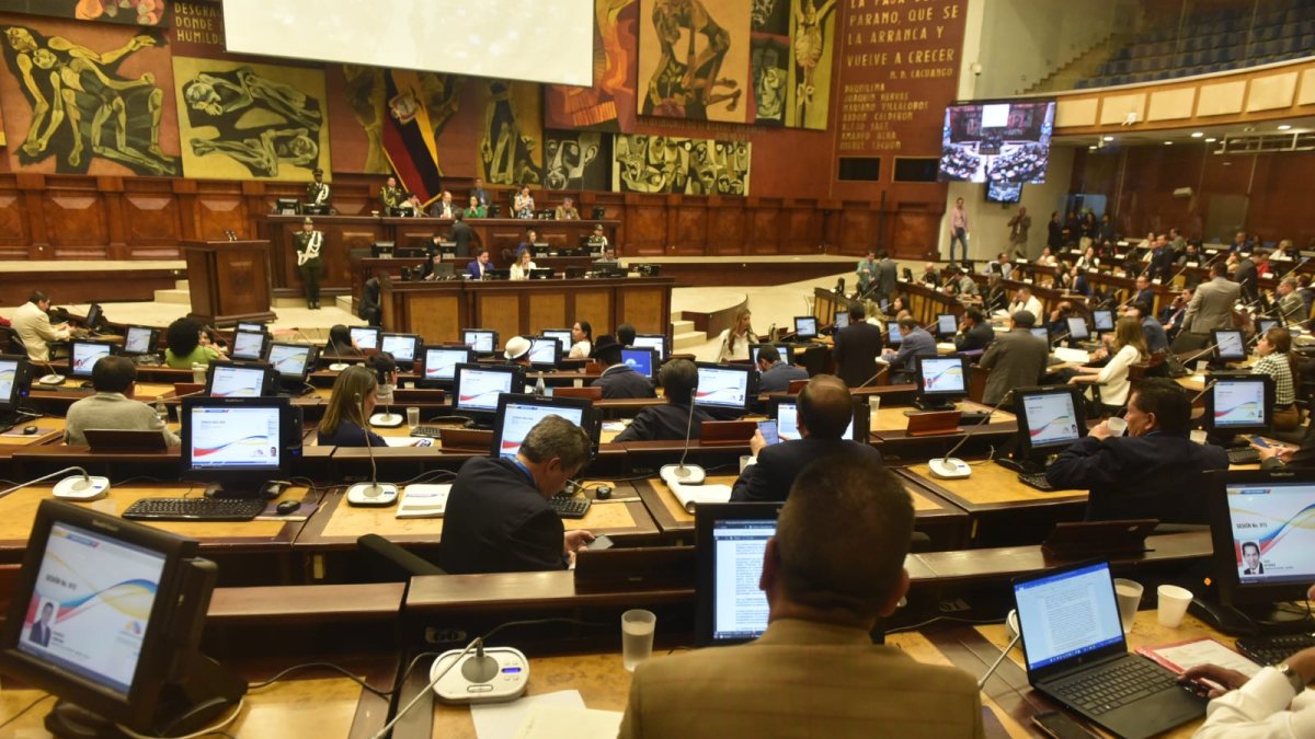 Se propone la eliminación del Impuesto a la Salida de Divisas (ISD) para las aerolíneas nacionales e internacionales