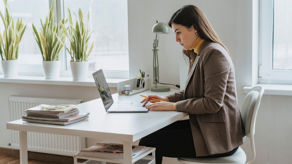 Las mujeres tienen menos estabilidad laboral.