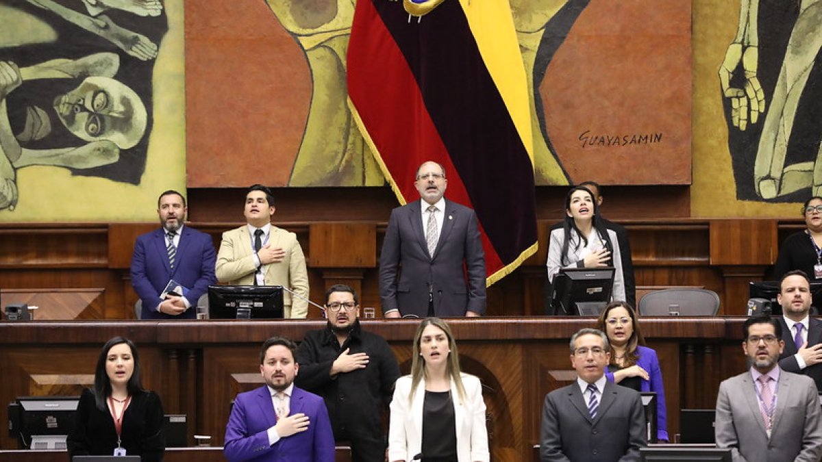 En la sesión 916 del Pleno de la Asamblea Nacional se aprobó la Ley para el Fortalecimiento de las Actividades Turísticas y Fomento del Empleo que tuvo votos del correísmo.