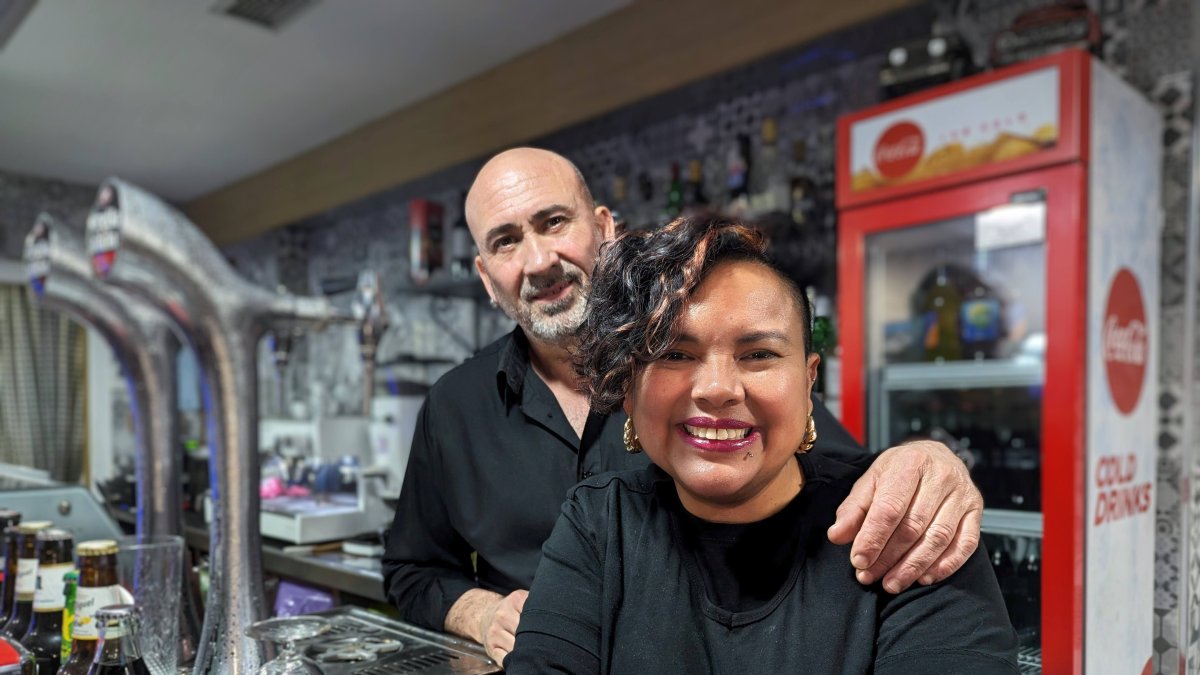 Arriesgarse. Jéssica Maridueña con su esposo Miguel Sánchez. Juntos invirtieron en un bar.