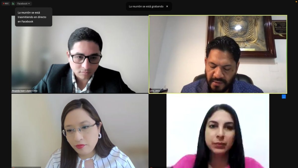 El legislador socialcristiano, Otto Vera, preside la mesa de Enmiendas Constitucionales.