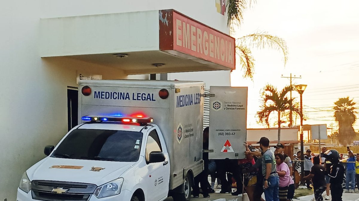 A la víctima le propinaron seis tiros en los exteriores del centro hospitalario 'Venus de Valdivia'.