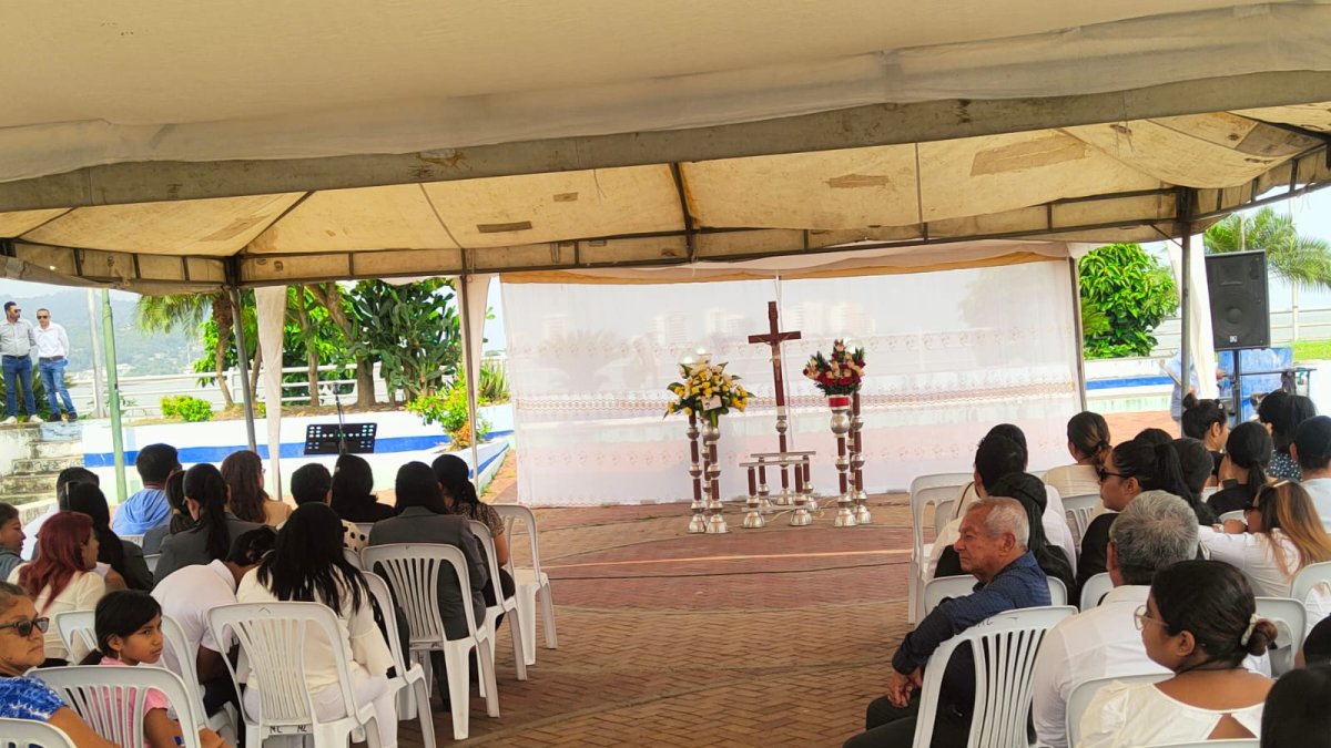 Tristeza en San Vicente por el asesinato de su alcaldesa, Brigitte García