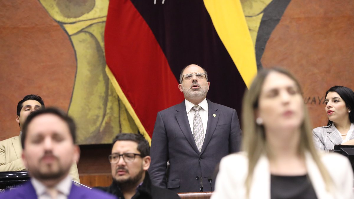 El presidente de la Asamblea Nacional, el socialcristiano Henry Kronfle, en sesión del pleno.
