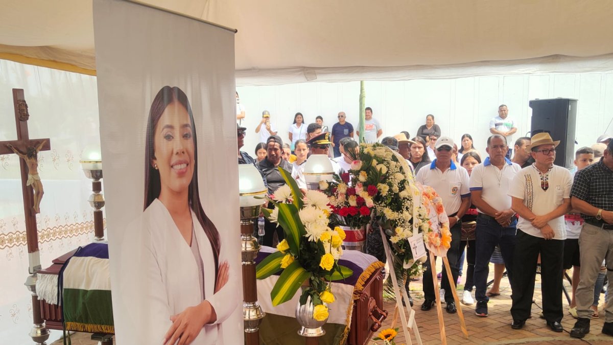 La alcaldesa de San Vicente fue asesinada en un vehículo