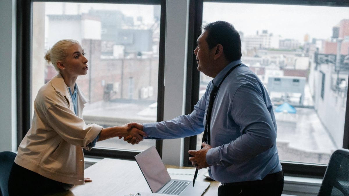 Acuerdo. Tener un contrato de arrendamiento es fundamental para proteger los derechos de ambas partes.