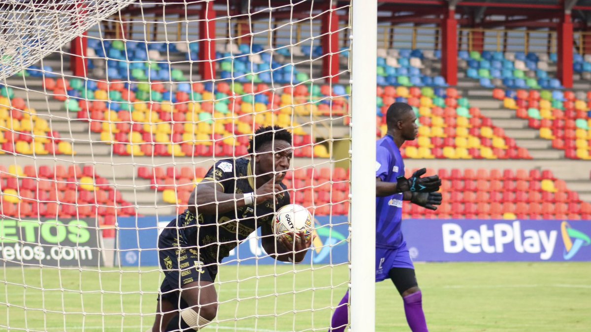 El delantero Roberto La Tuka Ordóñez volvió a anotar en el fútbol colombiano