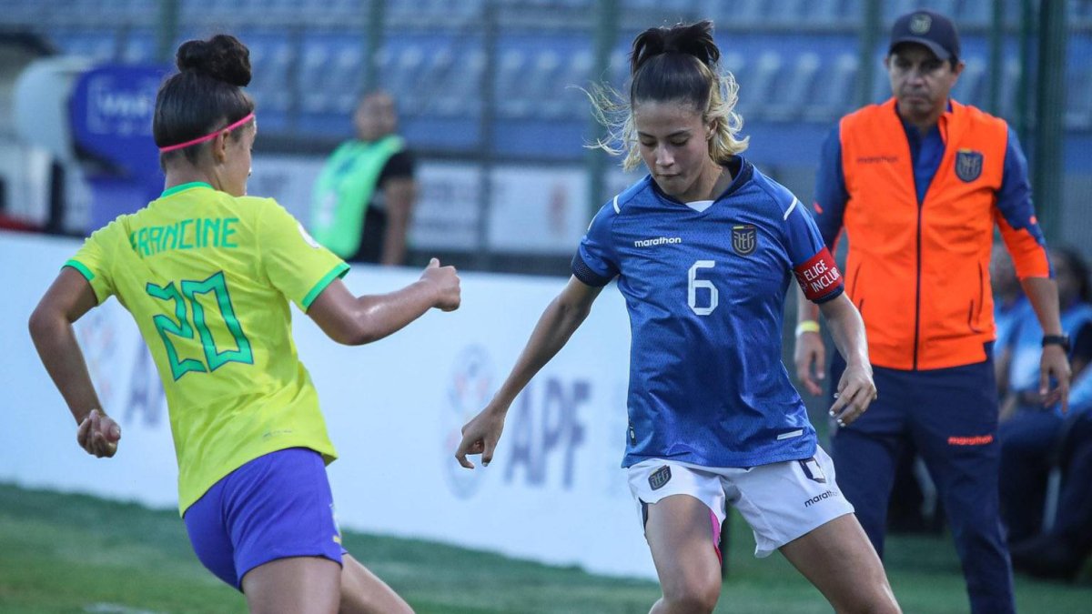 Brasil dominó sin problemas el partido ante un defensivo Ecuador.