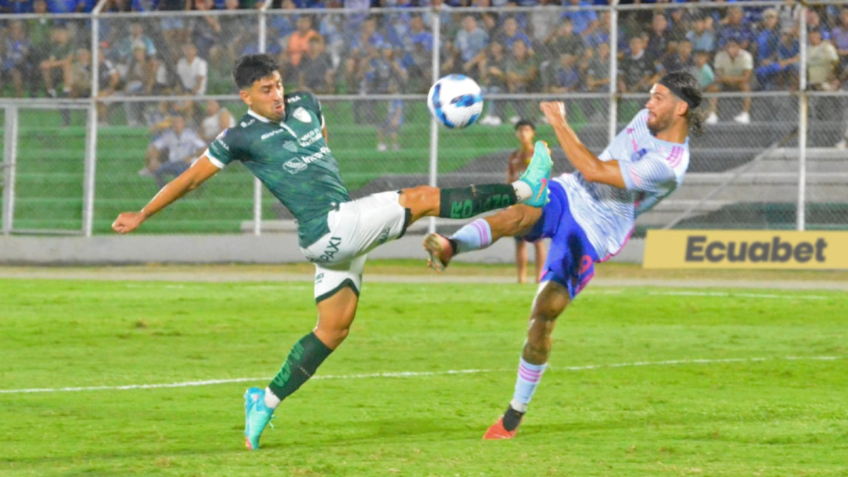 El Bombillo no pudo ganar ante Orense.