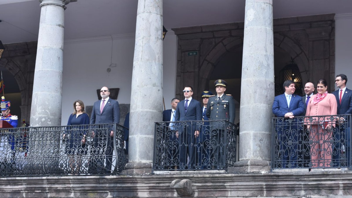 Daniel Noboa asistió a la ceremonia de cambio de Guardia presidencial, luego de la reunión del Consejo de Seguridad.