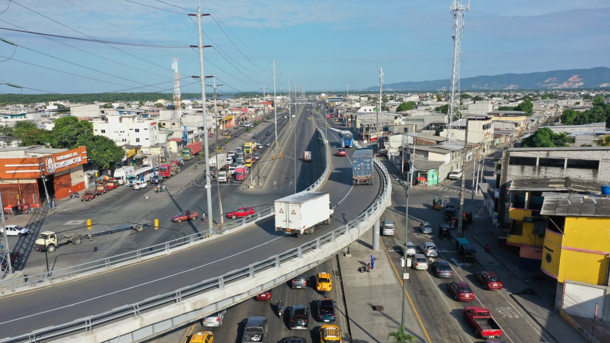 1. Utilidad. Diferentes conductores denuncian que se le da poco uso al puente debido a los robos que se registran