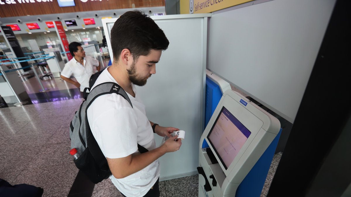 Tendencias. Cada vez, más jóvenes ecuatorianos deciden estudiar en el extranjero, según Migración.